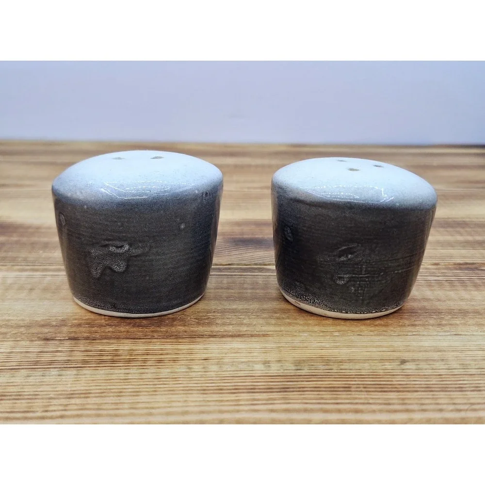 Vintage Hand Made Ceramic‎ Salt & Pepper Shakers Stone Wear Pottery Reto Glaze